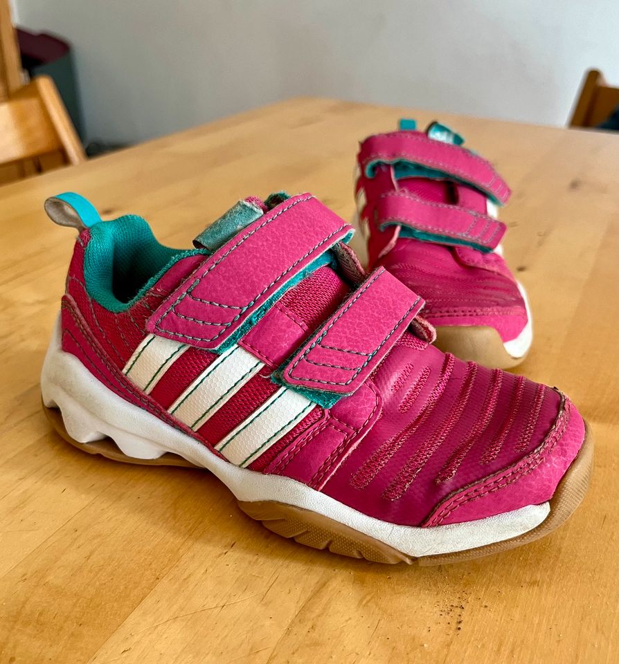 Adidas Turnschuhe Kinderschuhe Größe 28 in Berlin