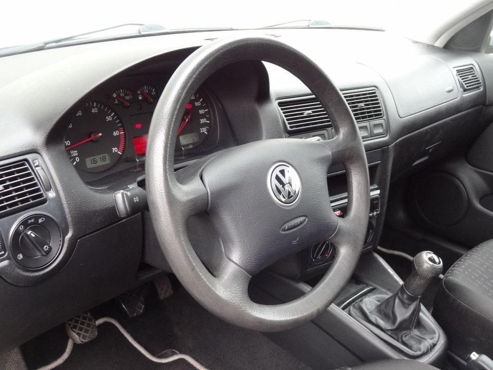 Volkswagen Golf 1.4 Champ/Klimaanlage/TÜV 02.2026/ in Langenfeld