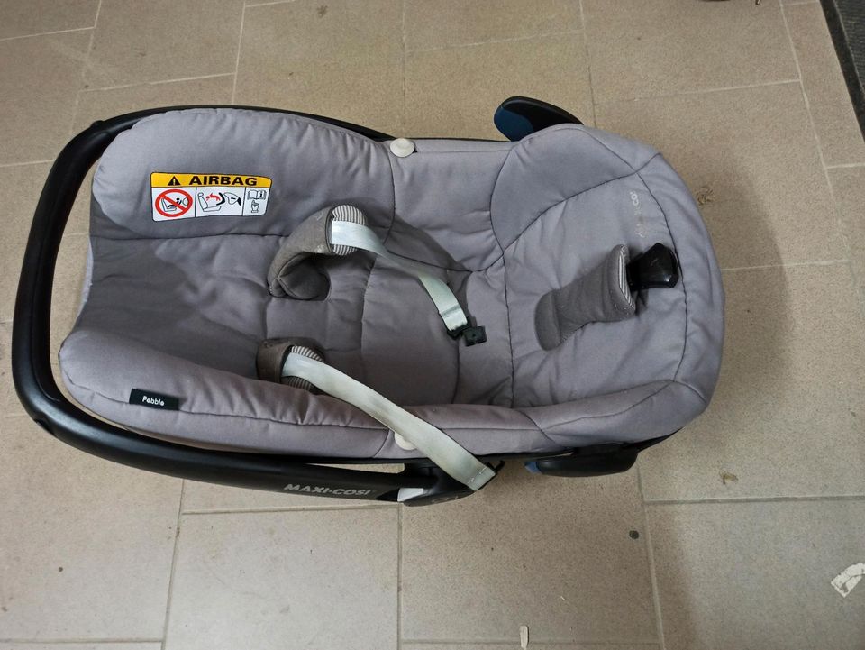 Maxi Cosi Babyschale grau in Landsberg (Saalekreis)