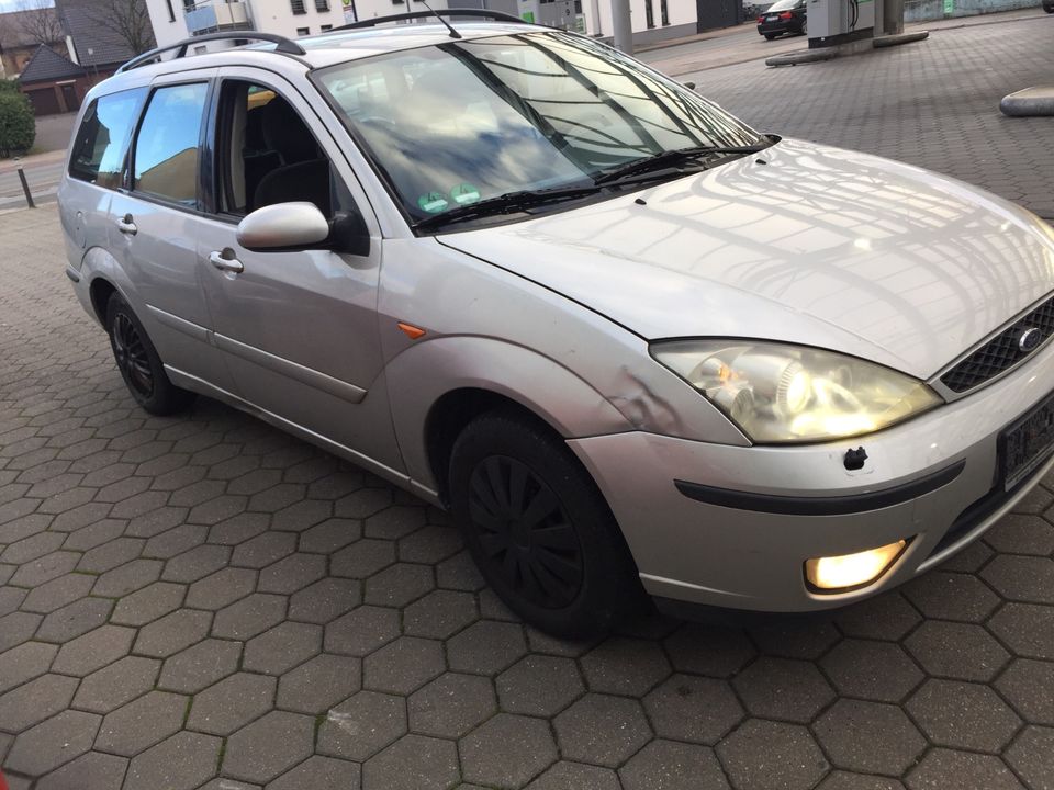 FORD FOCUS 1.6L-KLIMA- SERVO- AHK-EFH-ZENTRAL-TÜV BIS 3-2025 in Lippstadt