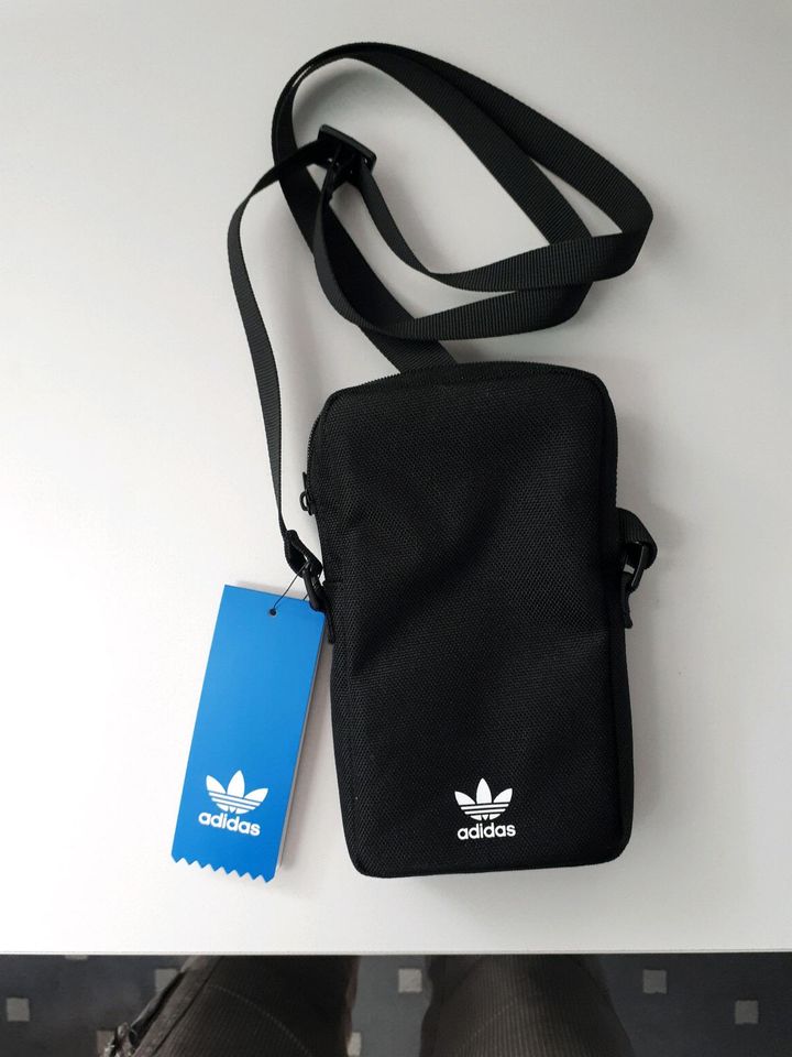 Adidas Pouch Smartphone Tasche NEU in Bochum