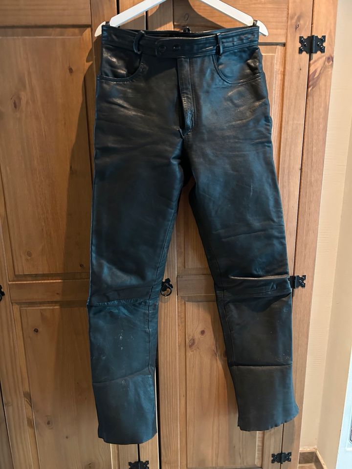 Lederhose von Polo Größe 52 in Wunstorf