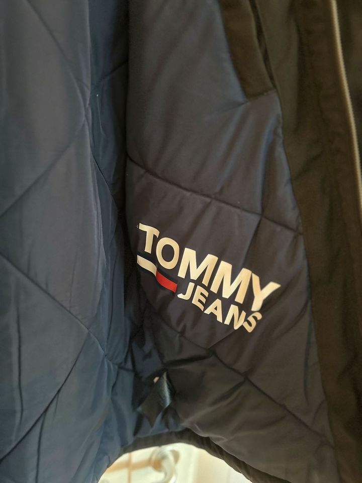 Tommy Hilfiger Herren Winterjacke in Esslingen