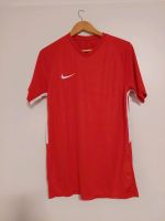 Rotes Nike Dry Tshirt in der Größe M Bayern - Obertraubling Vorschau