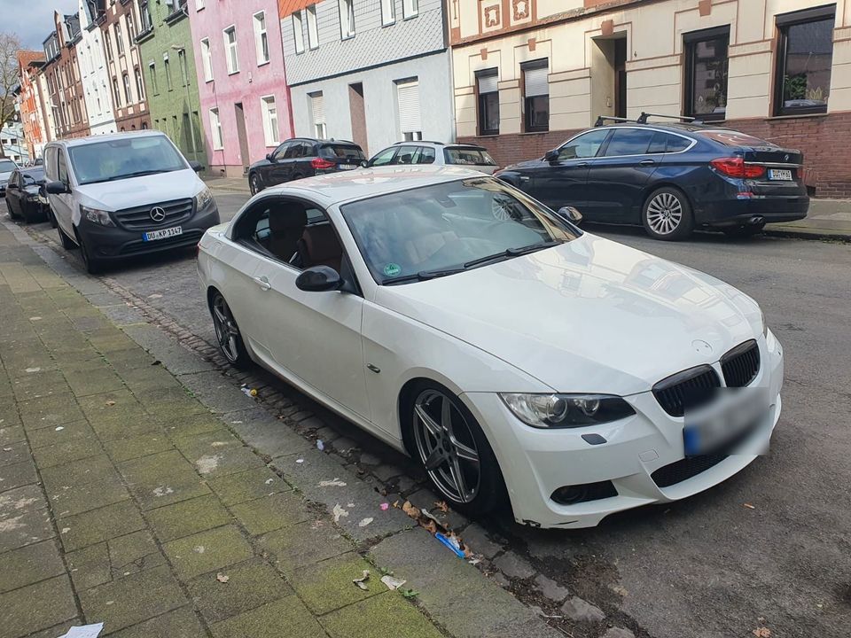 BMW 330i Cabrio - in Duisburg