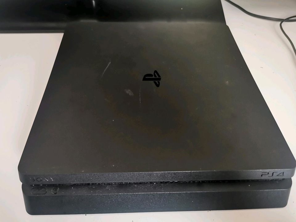 Playstation 4 Slim in Recklinghausen