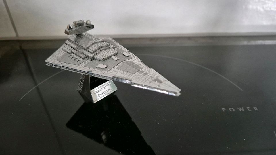 Star Wars Metal Earth Modelle in Steinen