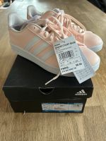 Adidas Sneaker Turnschuhe Gr 40,5 Neu mit Etikett OVP Häfen - Bremerhaven Vorschau