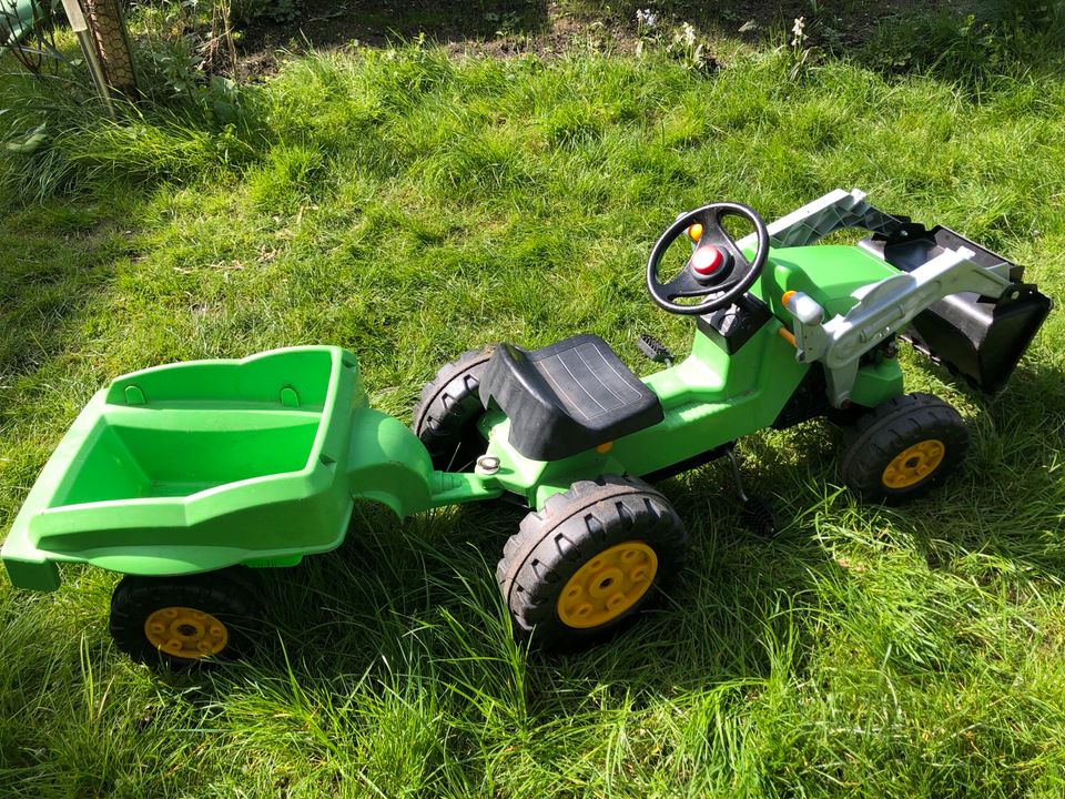 Traktor mit Anhänger für Kinder Garten in Mülheim (Ruhr)