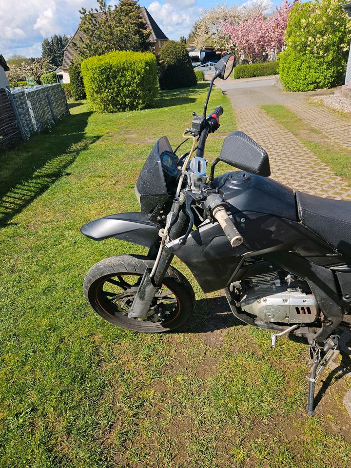 Motorrad SFM zz 125 supermoto in Selmsdorf
