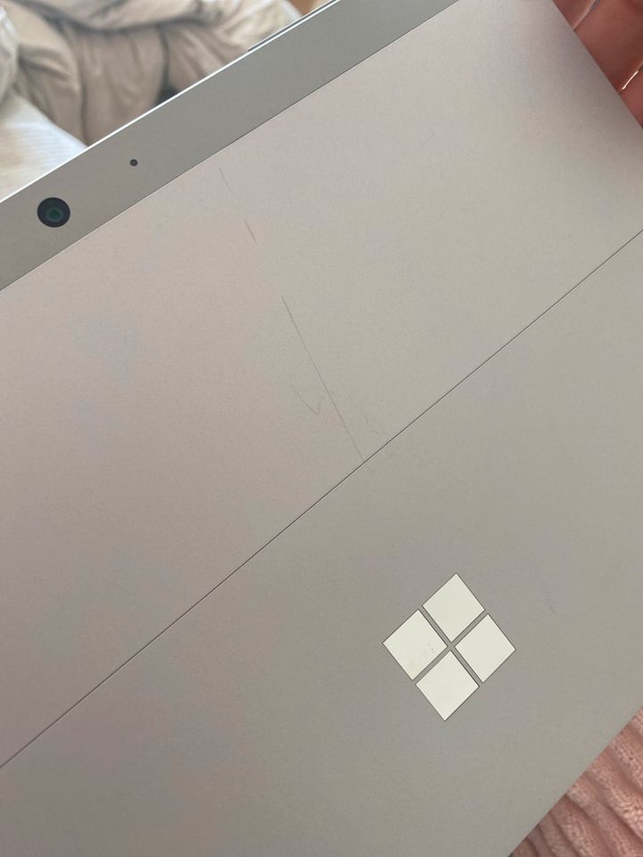 Microsoft Surface Go 3 164GB in Hamburg