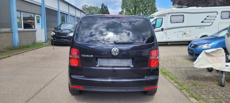 Volkswagen Touran 1,6 Ltr.2.Hand-7-Sitzer Sitzheizung Tempomat in Eggenstein-Leopoldshafen