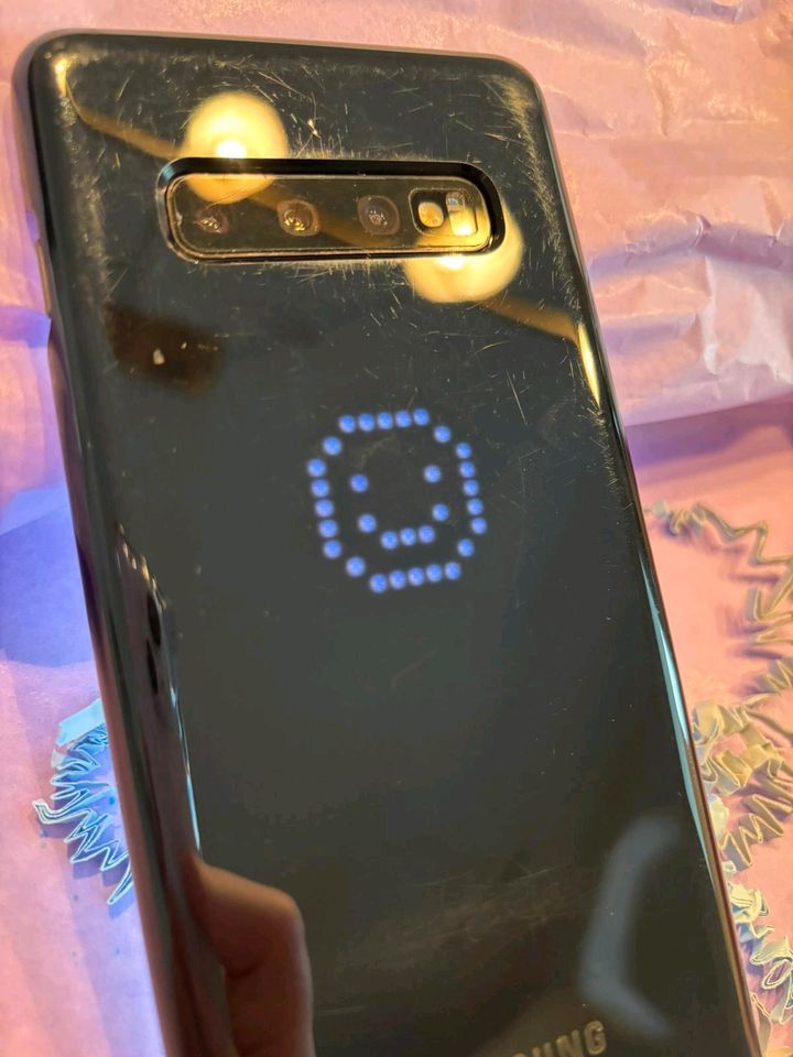 Samsung Galaxy S10 plus LED Cover in Bielefeld