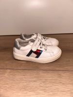 Tommy Hilfiger Sneaker, Sportschuhe Gr.24 Nordrhein-Westfalen - Mettmann Vorschau