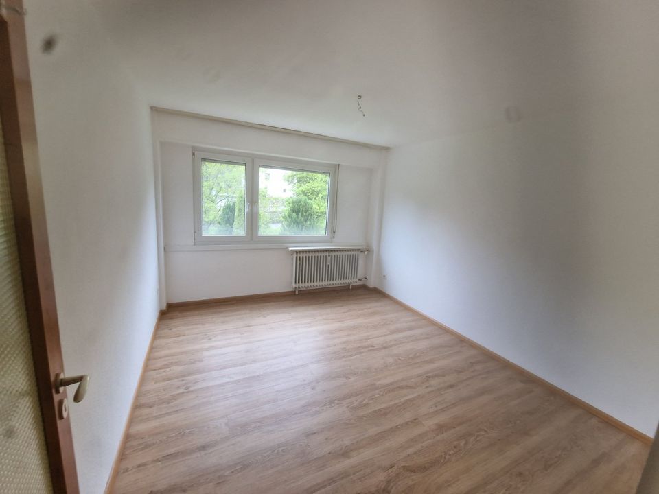 Charmante 3-Zimmer-Wohnung mit Balkon und Bergblick zu vermieten in Triberg