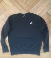 Nike Pullover Gr. M Grün Crew Neck Rundhals München - Schwabing-Freimann Vorschau