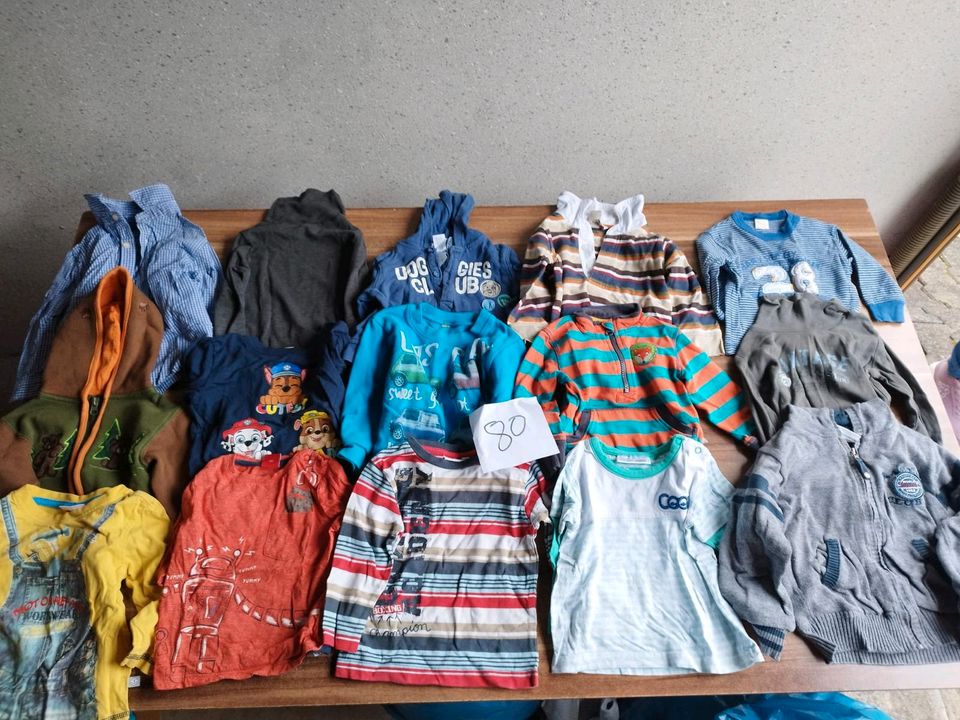 Kinderkleidung Größe 80 komplettes Paket junge in Schorndorf