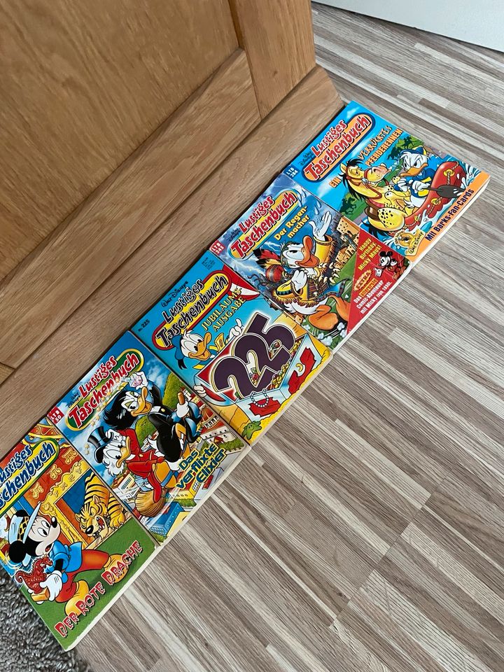 Comic lustige Taschenbücher Hefte Donald duck in Büren