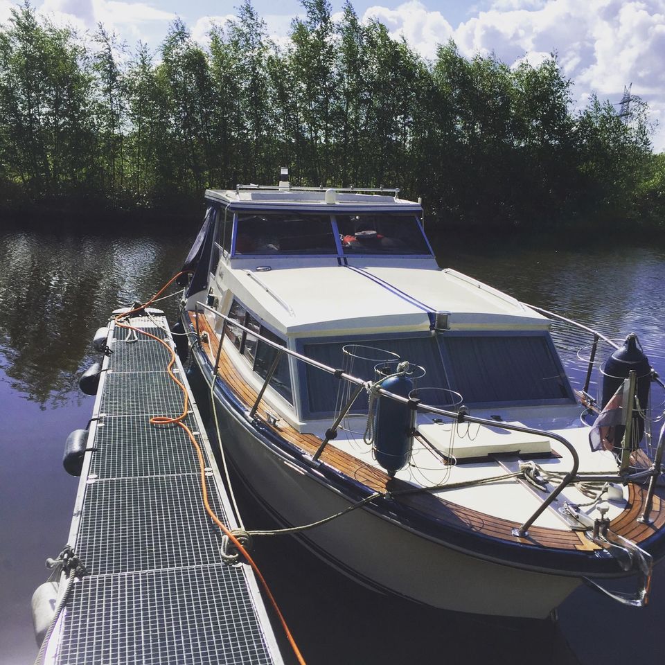 Motorboot Birchwood 27 HT in Emden