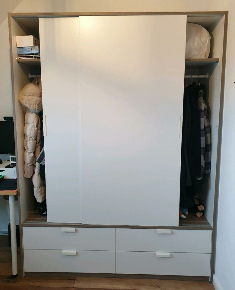 Kleiderschrank weiß in Sindelfingen