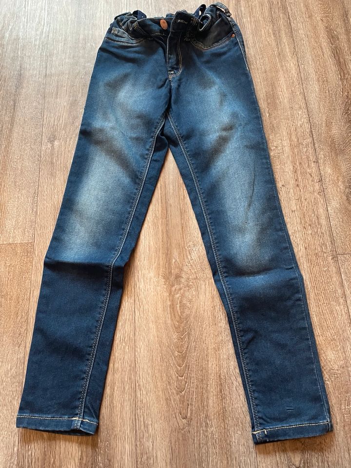 Jeans Gr. 140 in Hohenmölsen