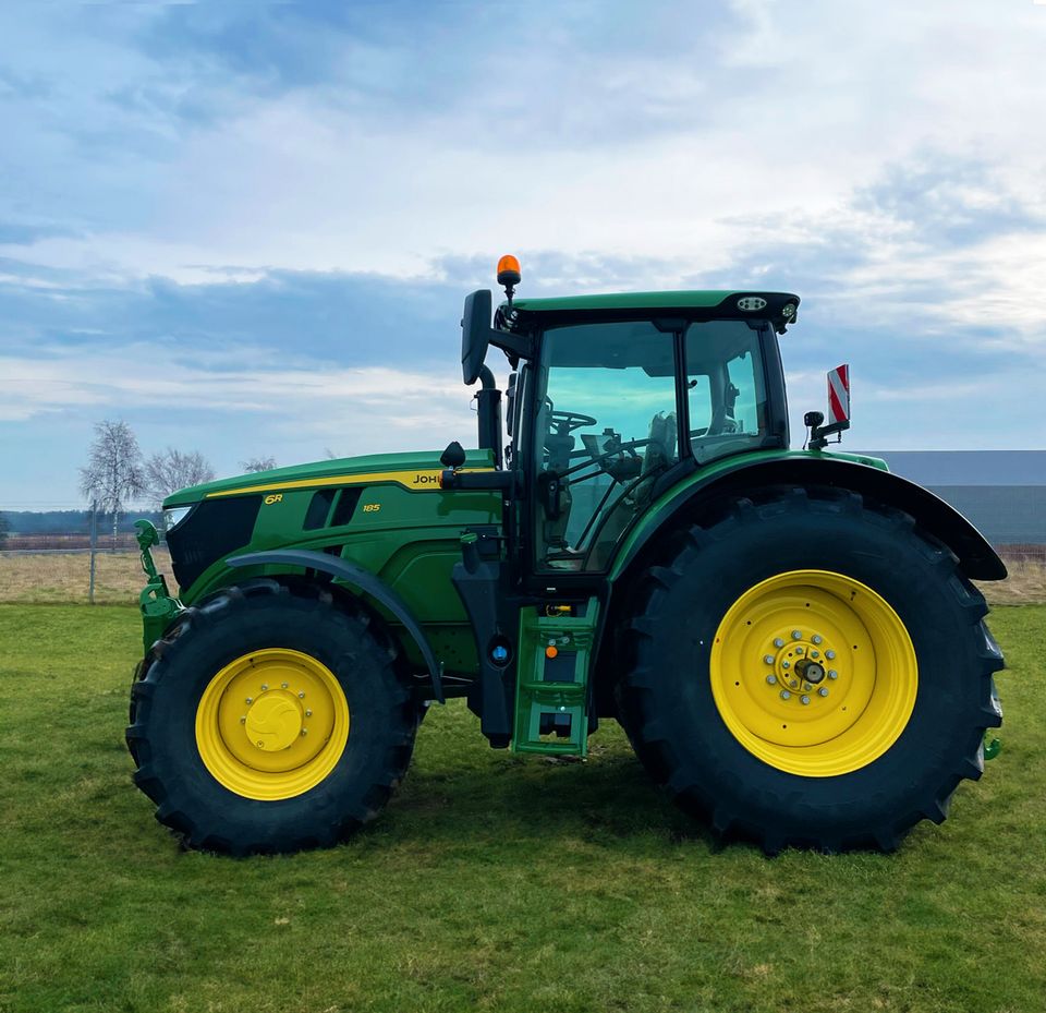 John Deere 6R **Neumaschine mieten** in Hamburg