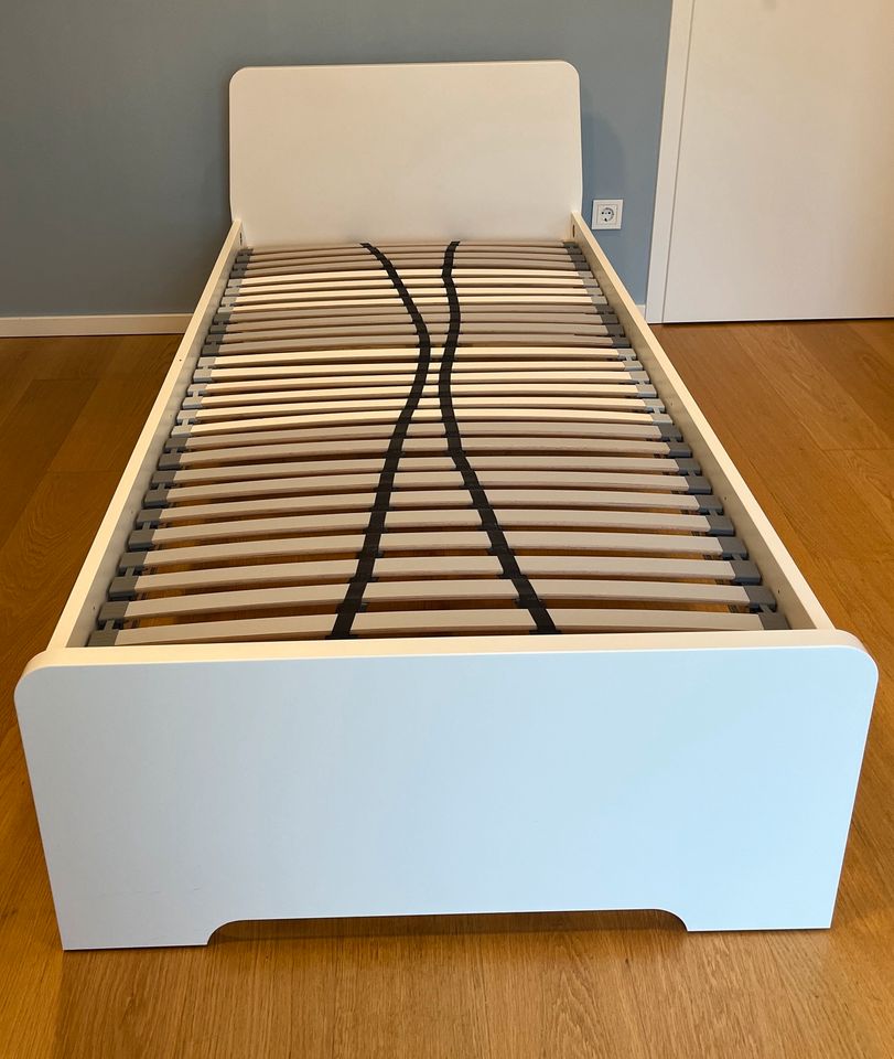 Ikea Askvoll Bett inklusive Lattenrost in Ubstadt-Weiher