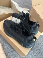 Yeezy Boost 350 - Pirate Black - Neu (42,5/US 9) Niedersachsen - Gleichen Vorschau