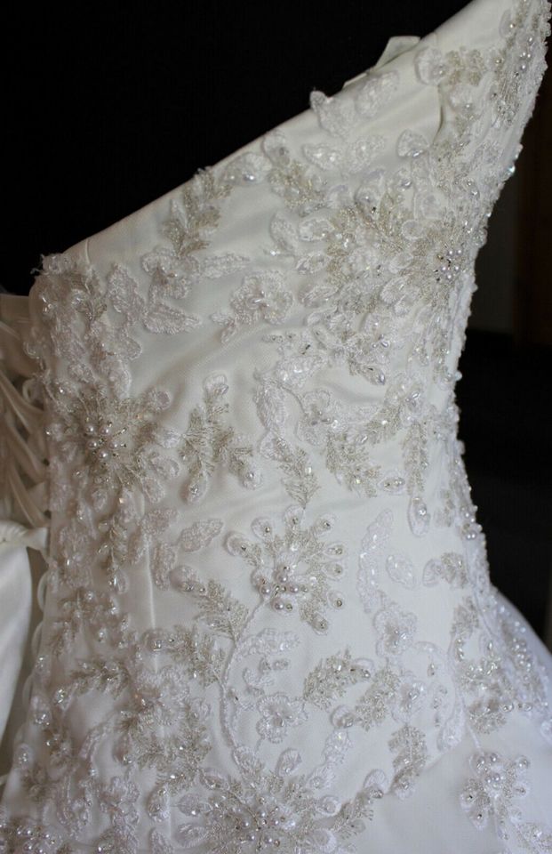 **Hochzeitskleid Gr.40-44, Brautkleid Farbe:ivory(Sondermodell)** in Schönberg (Holstein)