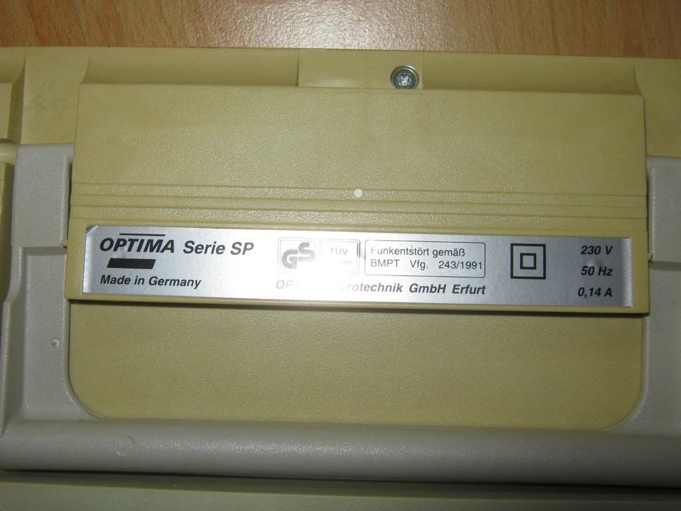 Hochwertige Elektrische Schreibmaschine OPTIMA SPN 14 in Limburg