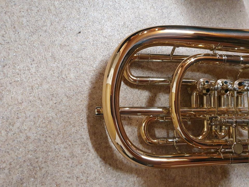 Dotzauer Basstrompete Bassflügelhorn Modell 3060 in Neualbenreuth