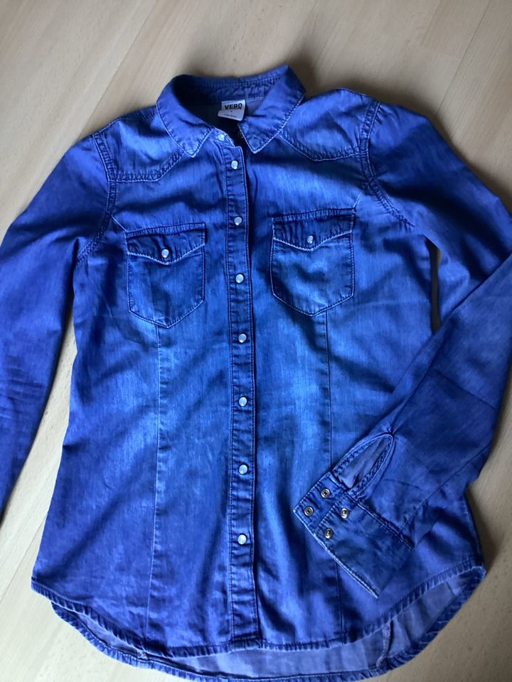 Jeanshemd neu tolles Blau in Berlin