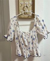 H&M Süße Sommerbluse Bluse mit Puffärmeln blauen Blumen  Gr. L Neuhausen-Nymphenburg - Neuhausen Vorschau