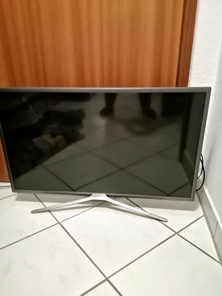 Fernseher von Samsung,82cm  diag. in Dresden