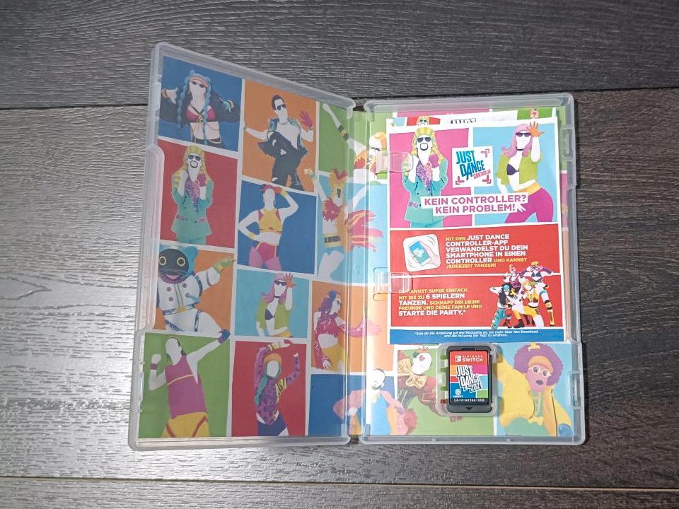 Nintendo Switch Spiel Just Dance 2021 mit Joycon Armband Set in Bergheim