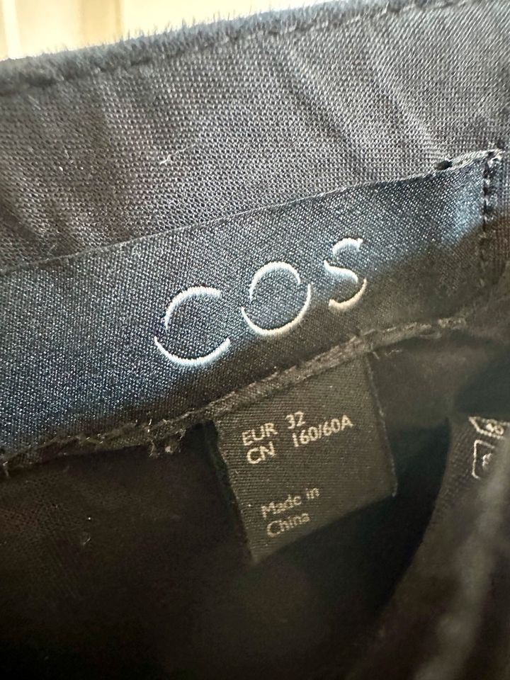 COS Stoffhose schwarz in Hamburg