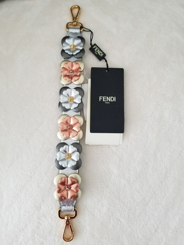 Fendi Floral leather strap in Köln