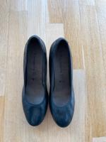 Schwarze Absatzschuhe von Tamaris in Größe 40 Leipzig - Leipzig, Zentrum Vorschau