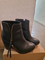 Stiefeletten mit Absatz Baden-Württemberg - Esslingen Vorschau