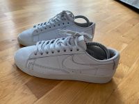 Sneaker Nike Gr. 38,5 Dresden - Blasewitz Vorschau