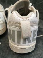 Nike Sneaker, Gr. 35 / 36 Silber Baden-Württemberg - Dürmentingen Vorschau