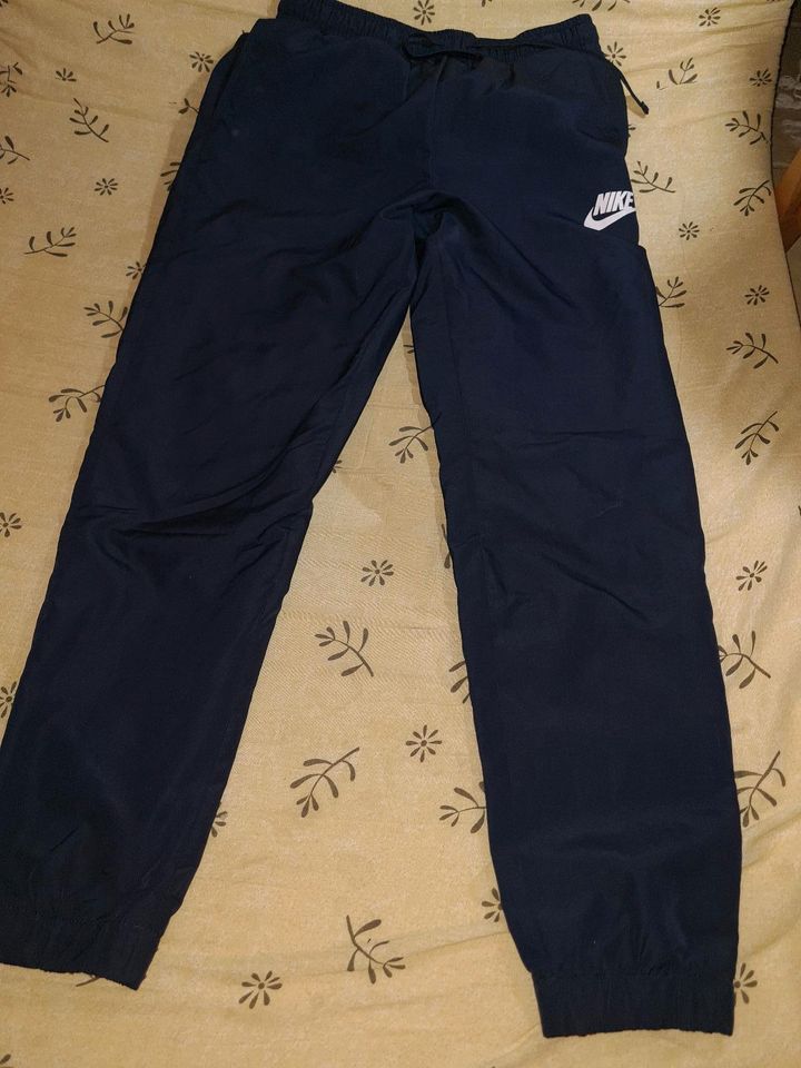 Nike Jogging Anzug Sporthose Jogger Gr.M in Pulheim