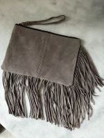 Wildleder Handtasche / Clutch von Mango Fransen Hippie boho grau Pankow - Prenzlauer Berg Vorschau