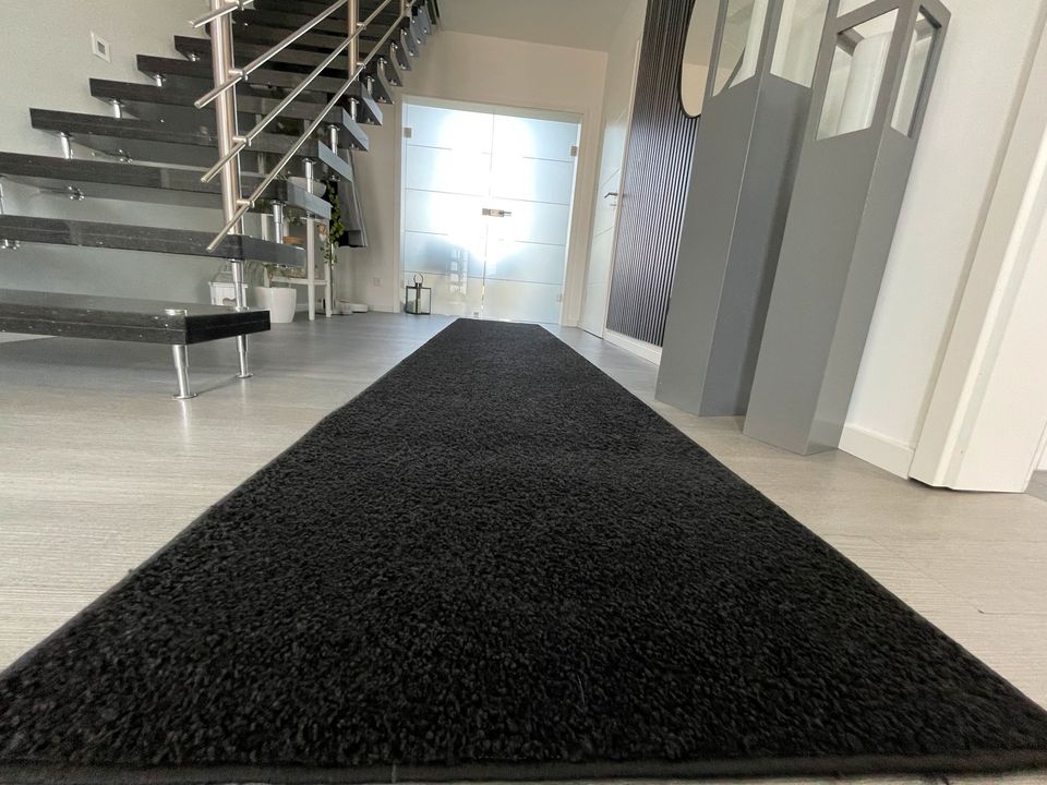 Teppich / Läufer schwarz 3,20m x 0,80m in Viöl