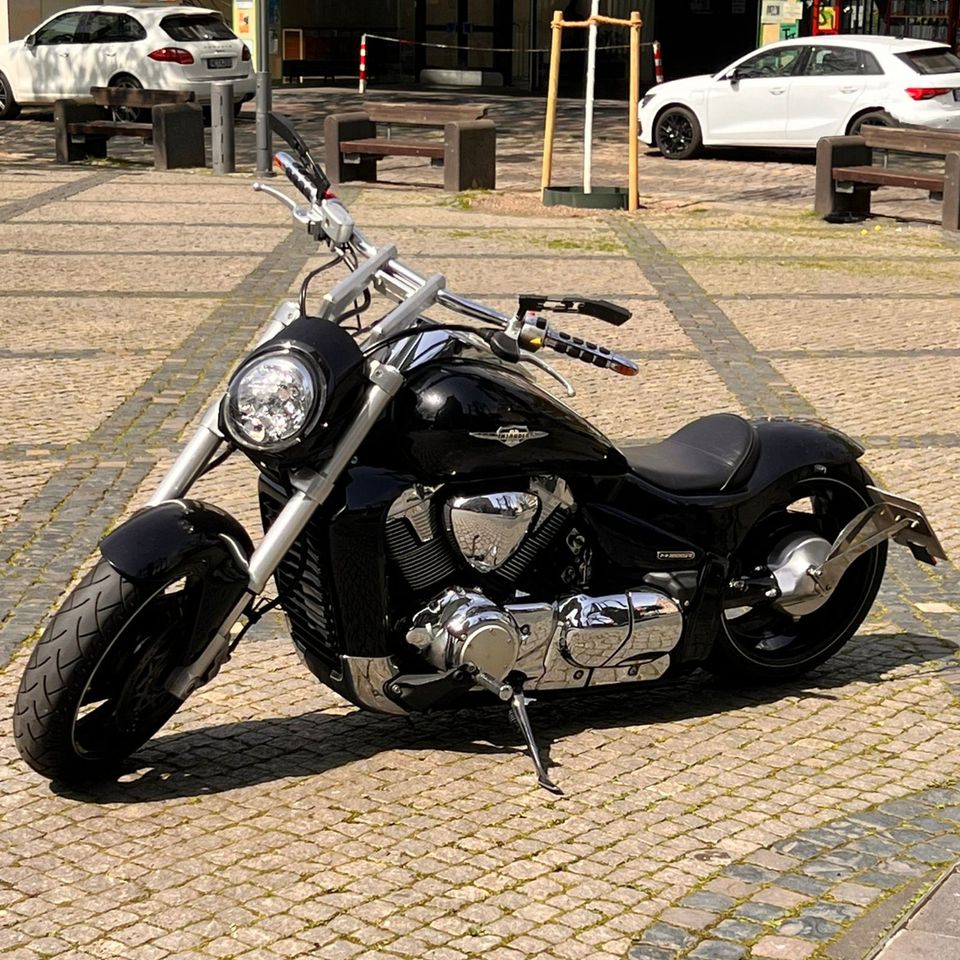 Suzuki Intruder M 1800 R Chopper/Cruiser in Neuss