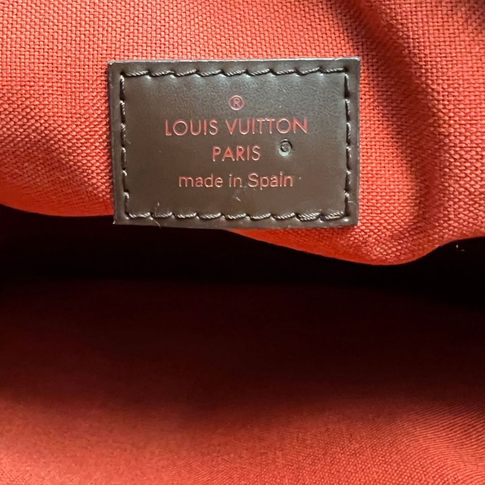 LOUIS VUITTON OLAV MM UMHÄNGETASCHE AUS DAMIER EBENE CANVAS in Darmstadt