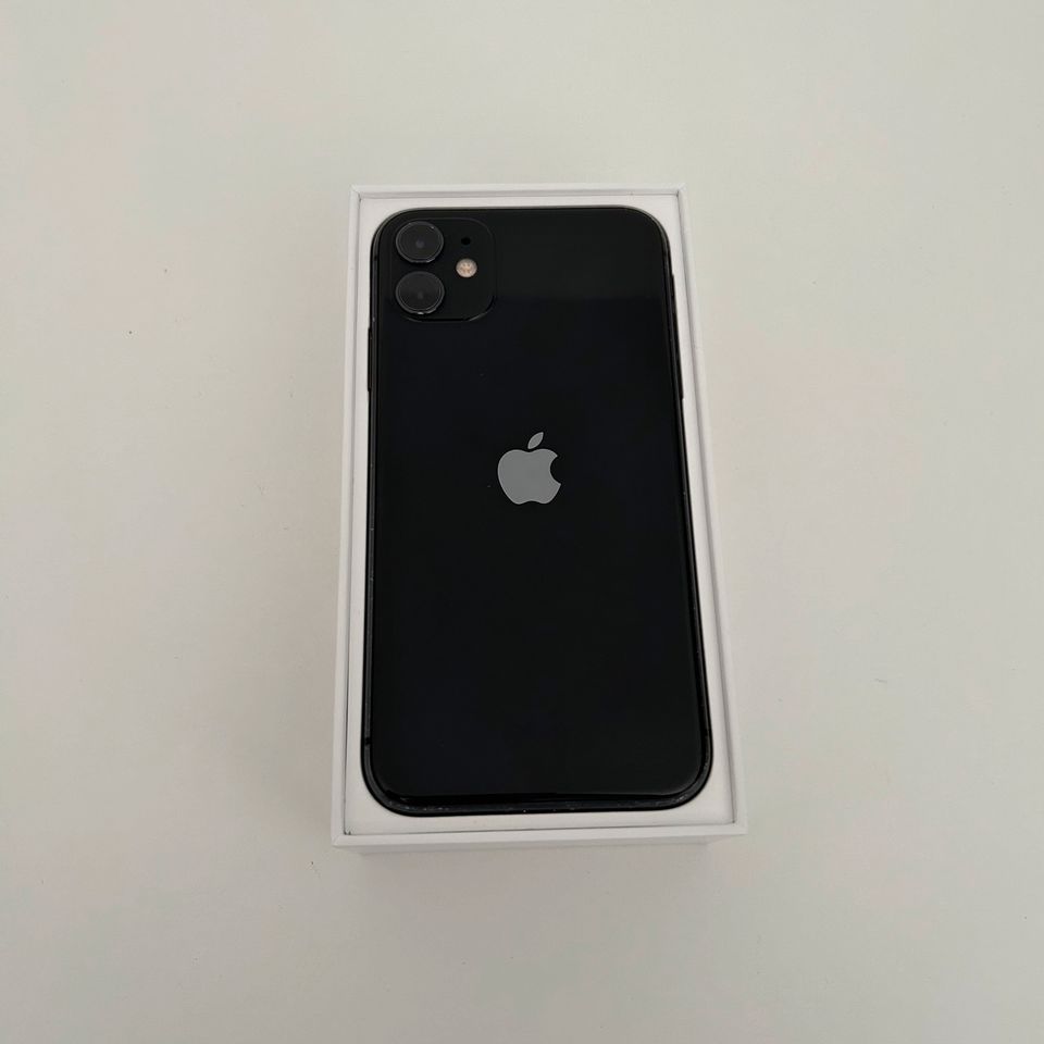 Apple iPhone 11 64gb (Batteriezustand 74%) in Wadern