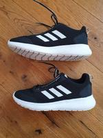 adidas Laufschuhe Elements Race 40 2/3 (7), schwarz-weiß Bayern - Weidenberg Vorschau