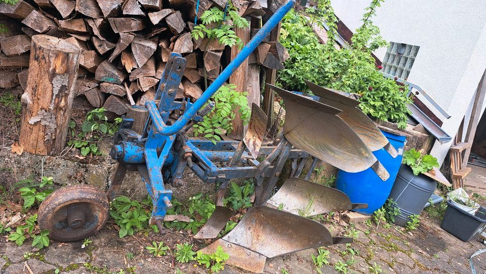 Ackerpflug 2 Scharr Volldrehpflug in Zierenberg