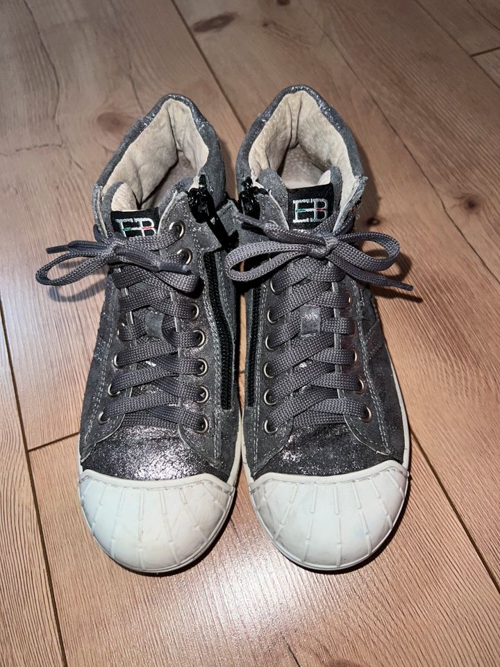 Mädchenschuhe Halbschuhe Sneaker Schnürer Echtleder Gr. 31 in Ratingen